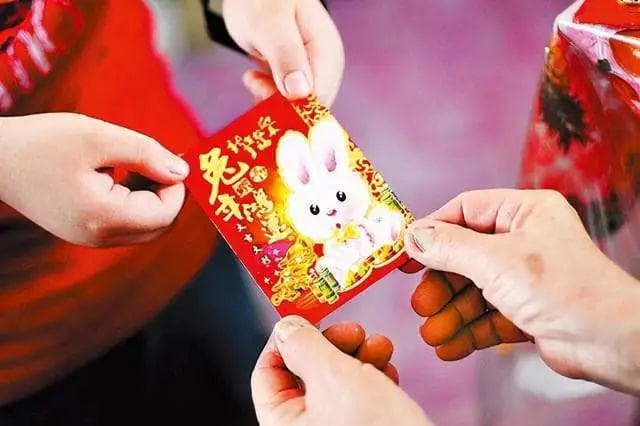 过年给孩子多少压岁钱？不是200也不是500，这样做娃更幸福