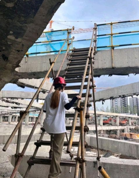 理解工地职场：五大生存法则，适应工地生活。