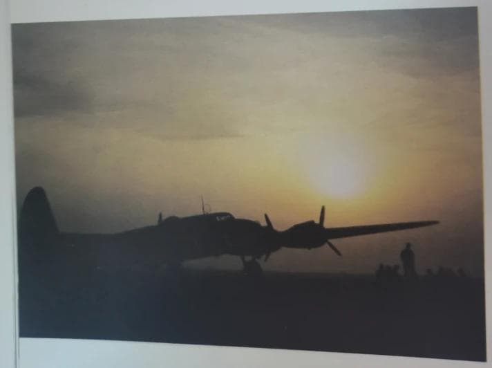 二战经典武器：B-17轰炸机