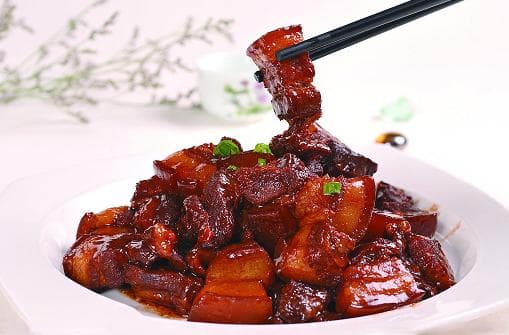 红烧肉制作指南：从食材到营养价值的全方位解析