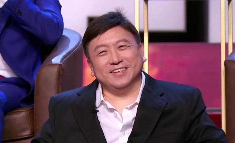 王晶揭秘李连杰经纪人被杀案：高人让回京避难，杀手曾威胁周星驰