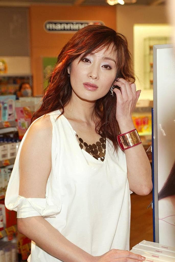 张敏：永远的经典侠女美人，从荧幕女神到隐退背后的从容人生
