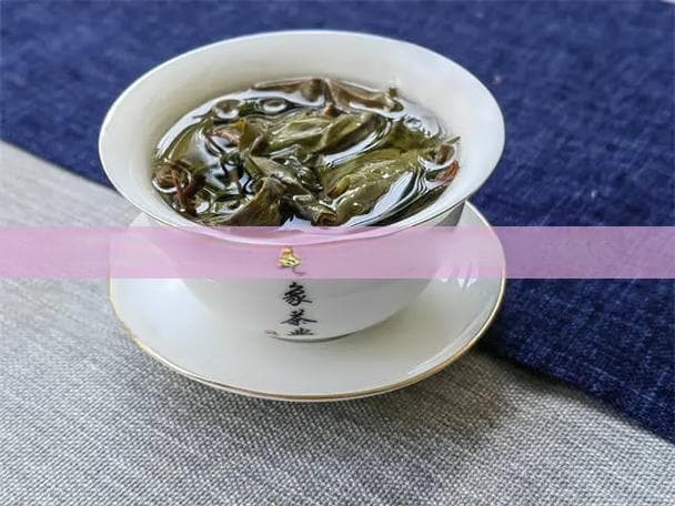 红茶与普洱茶发酵过程深度解析：从制作工艺到风味差异全解析