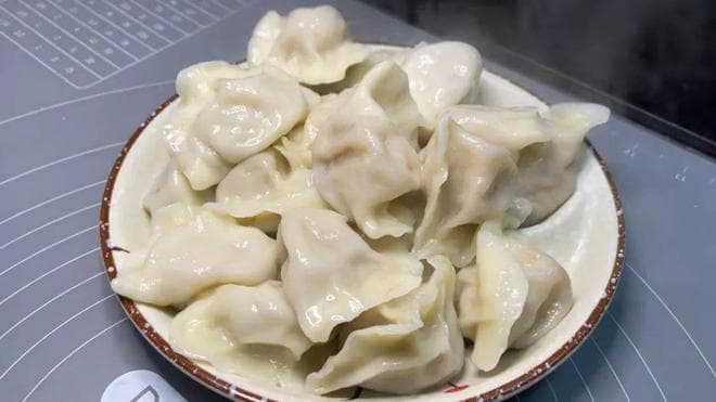 冬天必吃！羊肉大葱饺子详细教程：从和面到煮熟的完整步骤