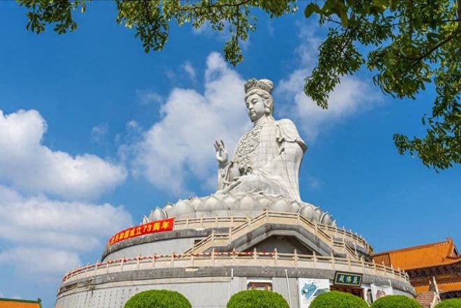 明日二月十九，提醒：1要拜，2不说，吃3样，忌1事，图个平安吉祥
