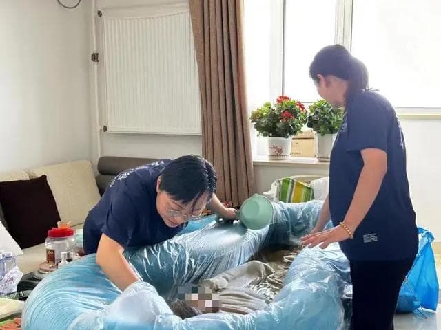 深度报道 | 老年助浴员不只是会洗澡，他们这样说