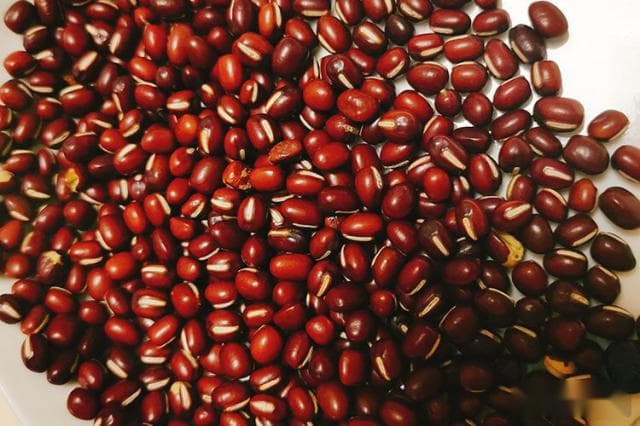 赤小豆与红豆的区别：从外形到营养价值的全面解析