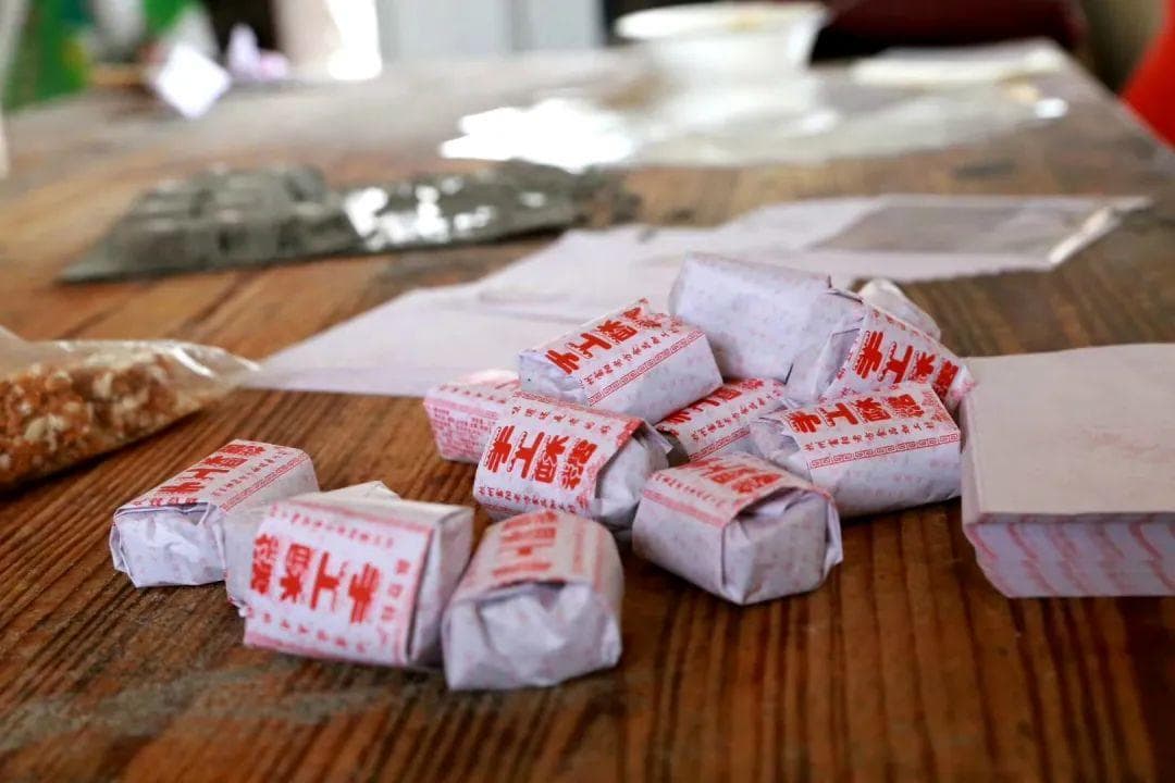 一天卖出2万包！每到年末，杭州人中意的这口甜，香飘半条街！