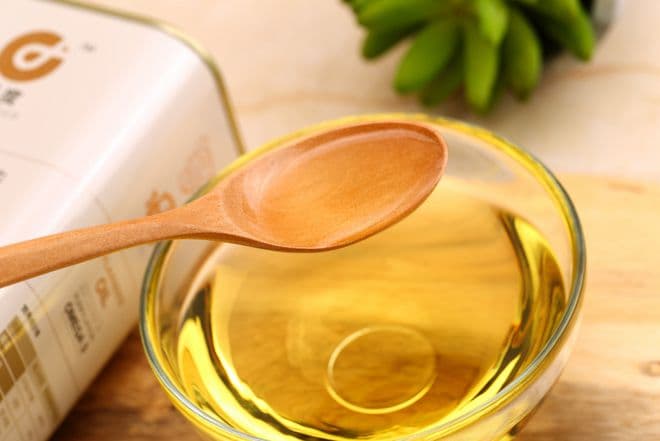 炒菜用哪种食用油更健康？最关键看这2点！