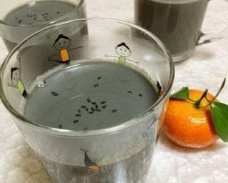 如何制作美味的芝麻黑豆浆（掌握简单步骤，轻松享受健康好味道）