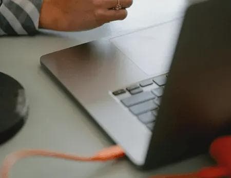 U盘文件乱码怎么恢复正常？小白也适用的3个解决方法！