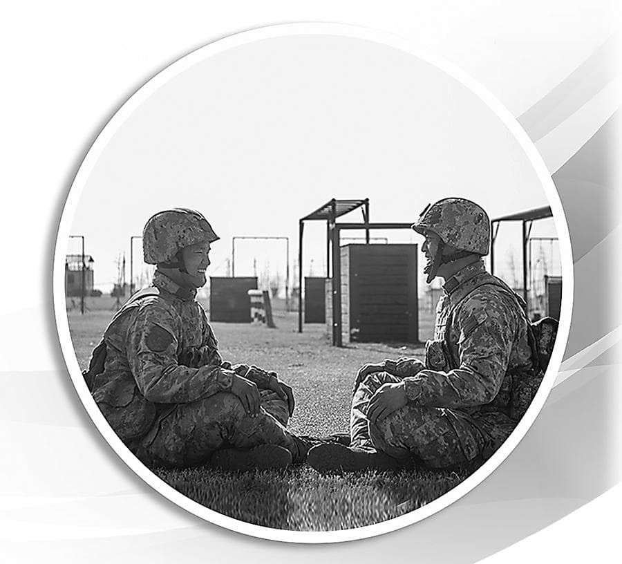 空降兵某部新老兵共话“目标结对”活动的成长感悟