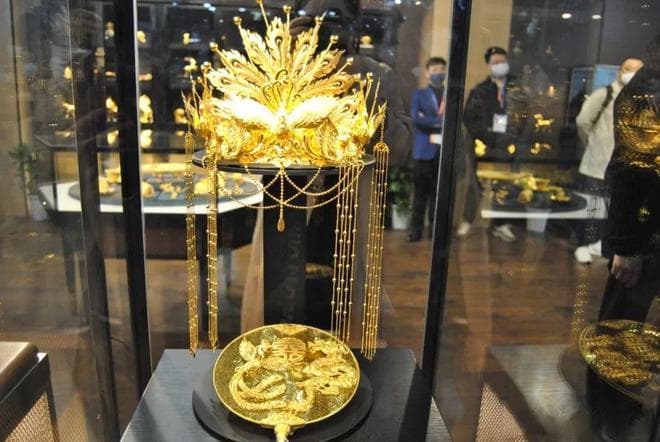 探寻自然瑰宝：天然玉石的起源、演变与传承