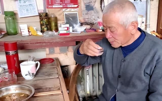 山东66岁大爷每天喝3两白酒，几十年了，他的身体有哪些变化？ 长期饮酒的健康代价
