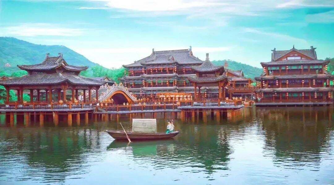 横店影视城现状调查：横竖都是店，横竖都有戏