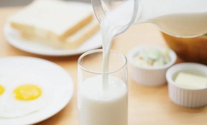 为何有人对牛奶说“不”？乳糖不耐受者的困境
