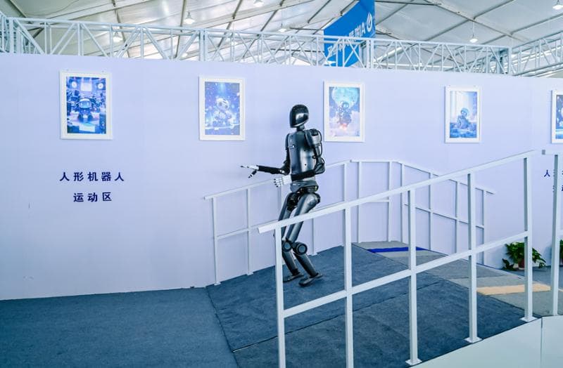 车企驶入“人形机器人”赛道的背后