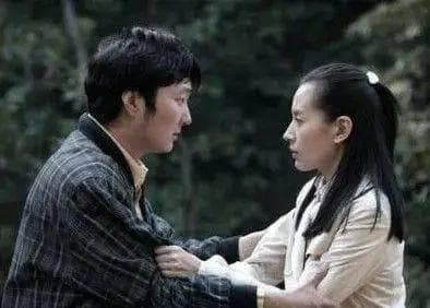 王大治董洁因戏生情，激吻照曝光后两人事业双双受挫