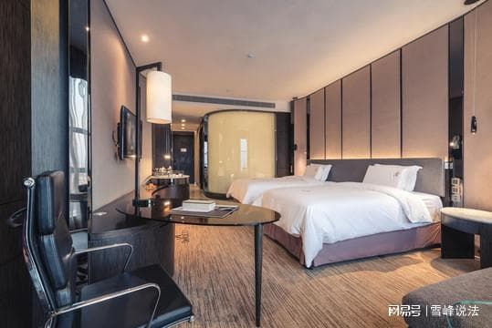 湖南，男子和朋友到停业酒店吸毒，坠亡后家人却向酒店索赔64.7万