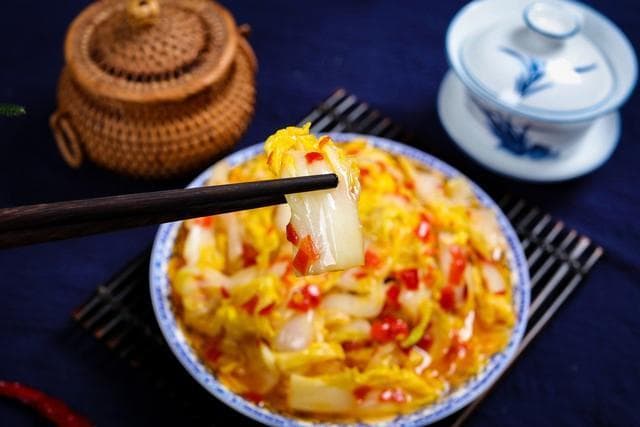 腌制酸辣娃娃菜的秘籍，简单步骤，开启美食新篇章