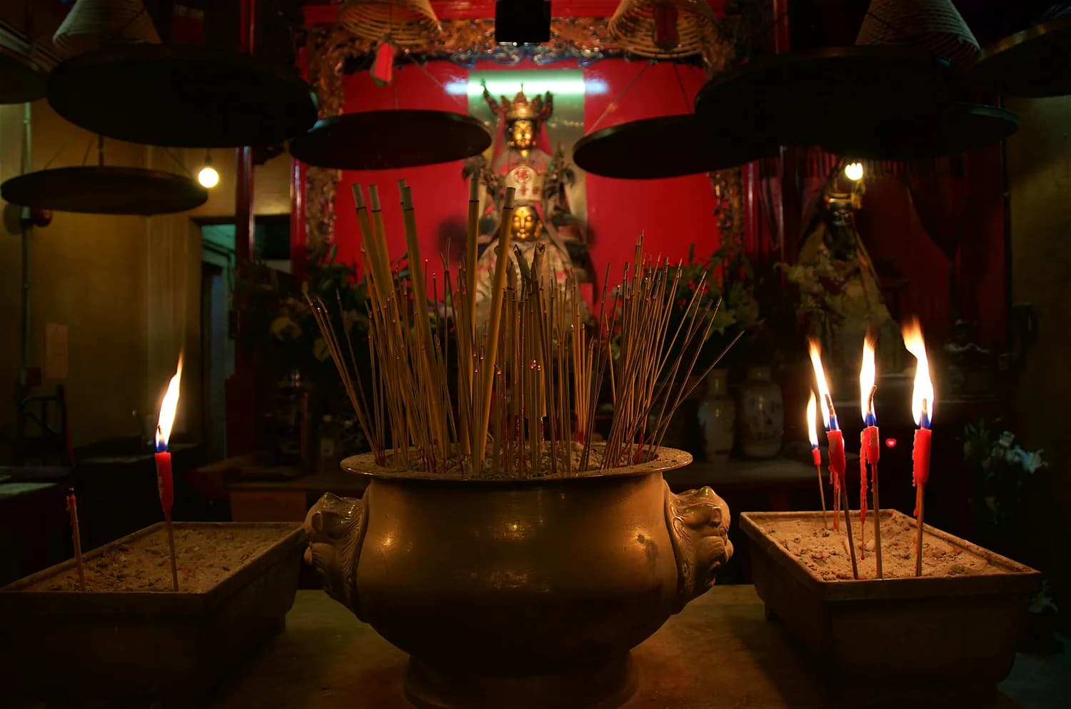 双十一拜关财神：传统与现代的奇妙融合