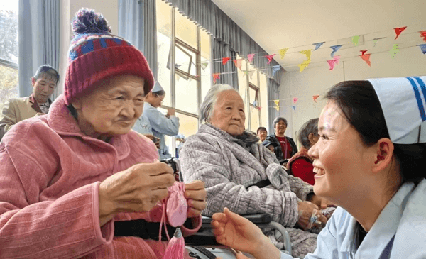 昆明市第二人民医院推行“长护险”申报一站式服务