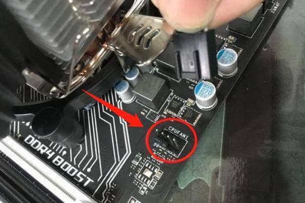 如何正确连接主机风扇转接线？