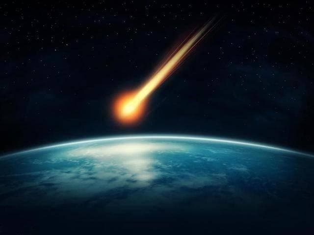 哈雷彗星再现，地球安全无忧？探索其回归与生命起源的奥秘