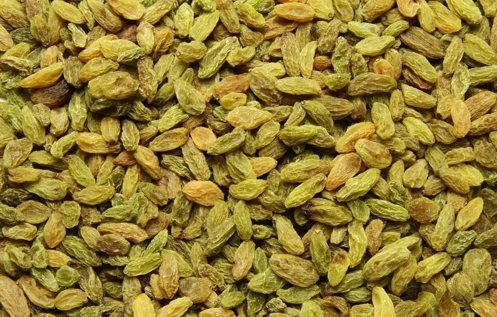 葡萄每日适量摄入，健康益处与适宜食用量解析