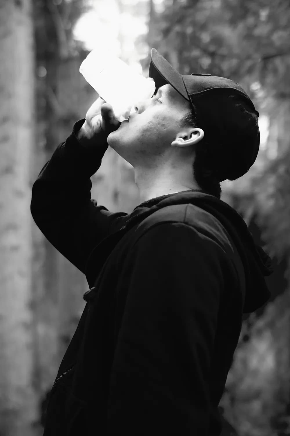 喝水后出汗是身体在报警？这些原因你可能不知道