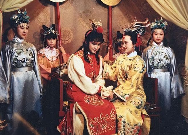 太上皇的神秘面纱：《红楼梦》中的清朝皇帝形象揭秘