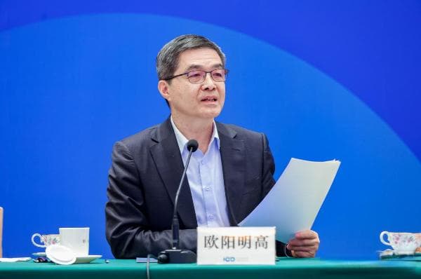 欧阳明高：2024年新能源汽车市占率有望突破40%