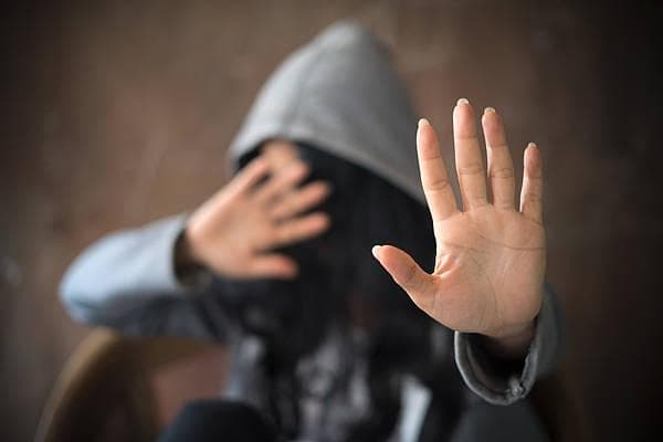 女硕士精神分裂失踪15年被找回，“好心收留”背后还有什么