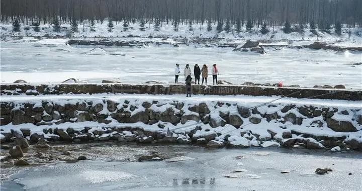 坐绿皮火车去秦岭看雪！这条西安周边热门冬日游路线，攻略来了