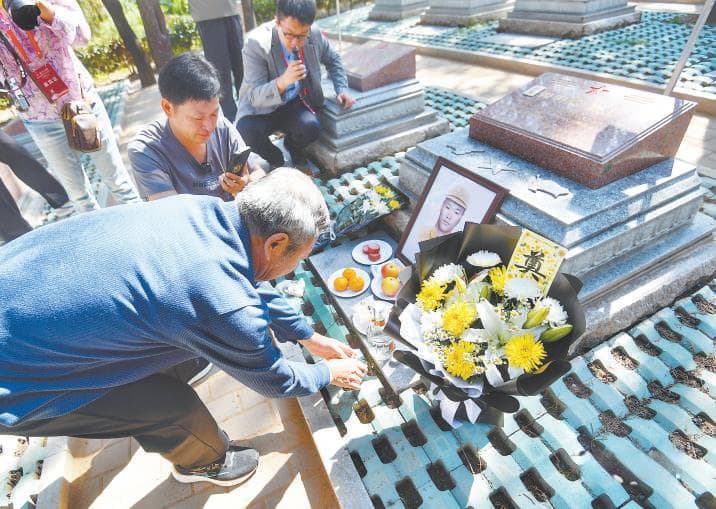 山东省济南市为111名寻亲成功无名烈士举行立碑仪式