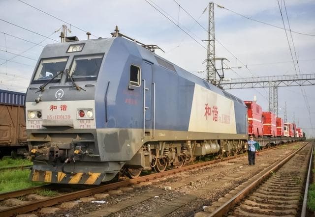 2150吨丹江口淡水乘火车抵内蒙古，开辟调水新方式