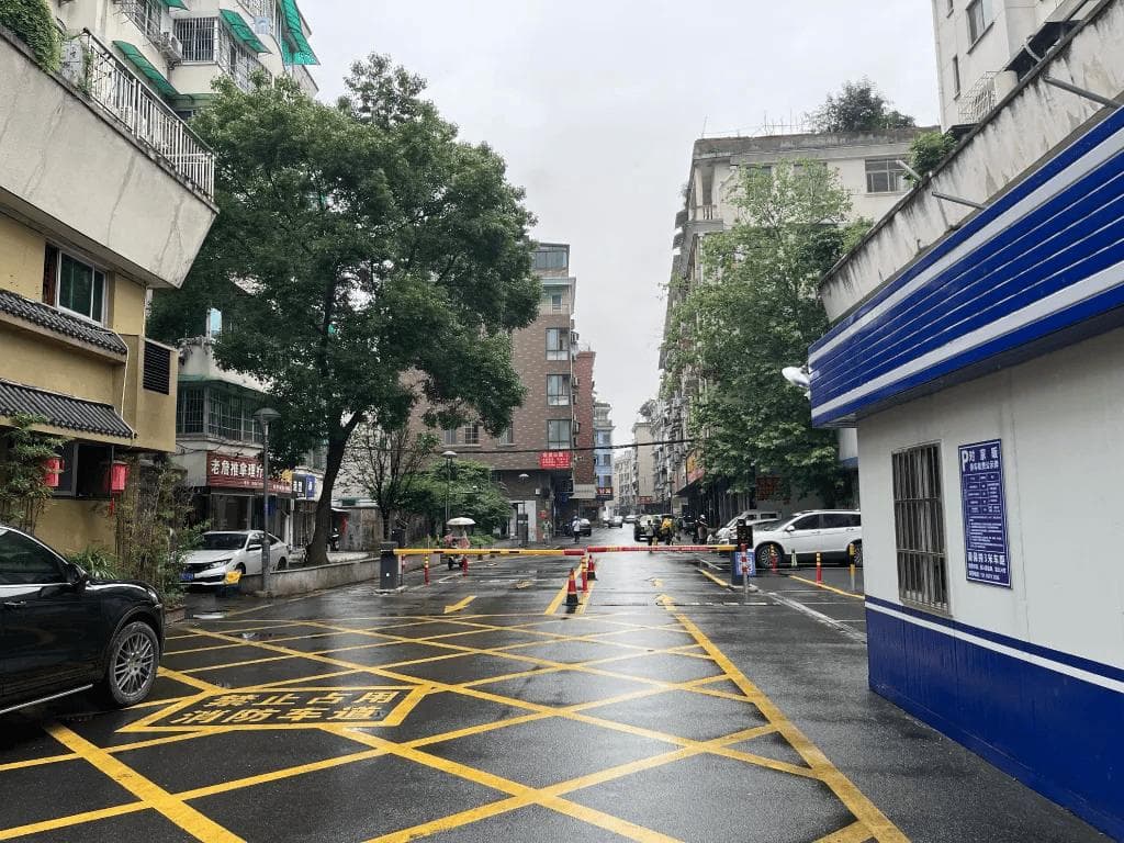 城中村“围村”停车收费啥标准？价格监管部门：可自主定价