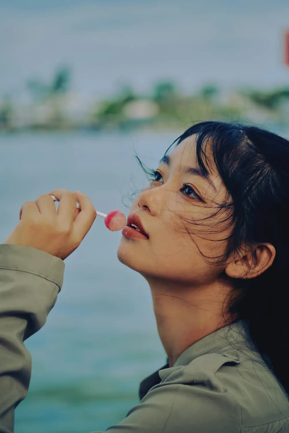杨幂新作来袭！37岁依旧美到令人惊叹