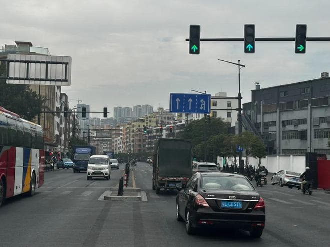 “绿波带”缓解拥堵，广州中心城区156条道路顺咗！