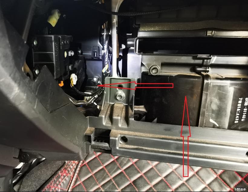 汽车空调蒸发器DIY清洗全攻略：内窥镜检查与深度清洁详解