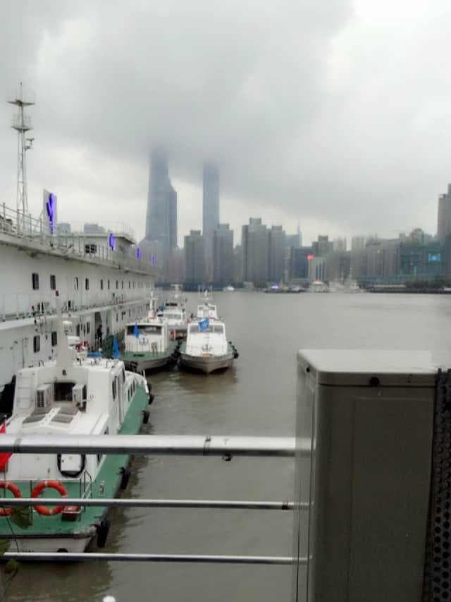 外滩到东方明珠：轮渡观光的经济之选