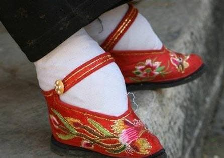古代裹足是一种陋习 古人是从什么时候开始裹脚的