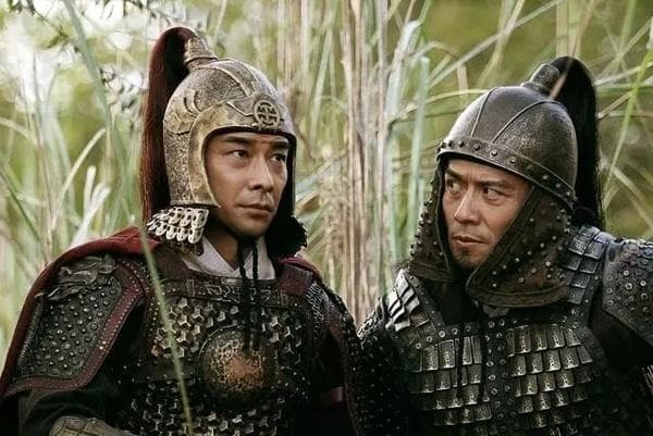 他原是郑成功的部将，却投降清朝，还率军收复台湾