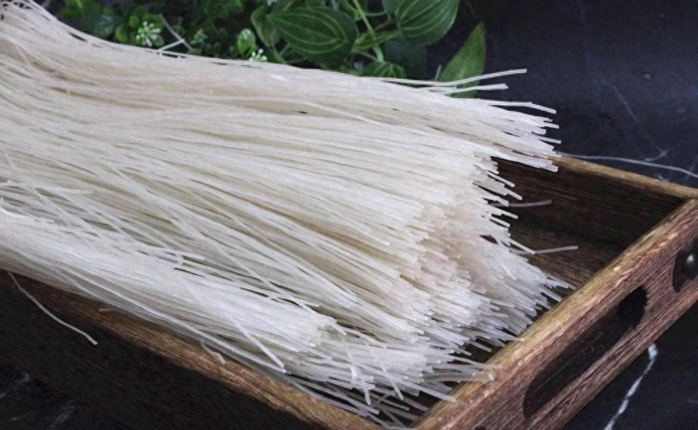 粉条不易煮软烂，是加胶了么？经常吃有坏处吗？听内行人咋说