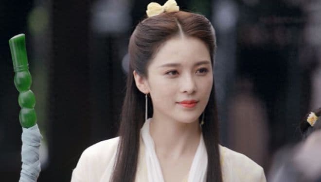 难怪黄衫女要救谢逊，你看谢逊的师父是谁？他与黄衫女是什么关系