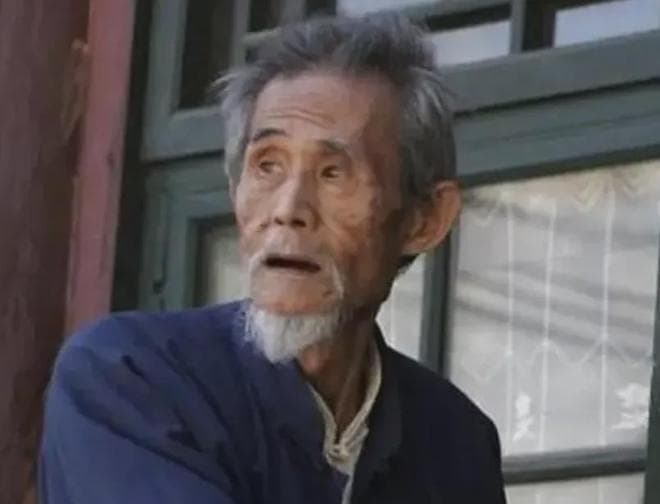 盘点年近百岁仍健在的10位老戏骨，个个德艺双馨，让人敬佩