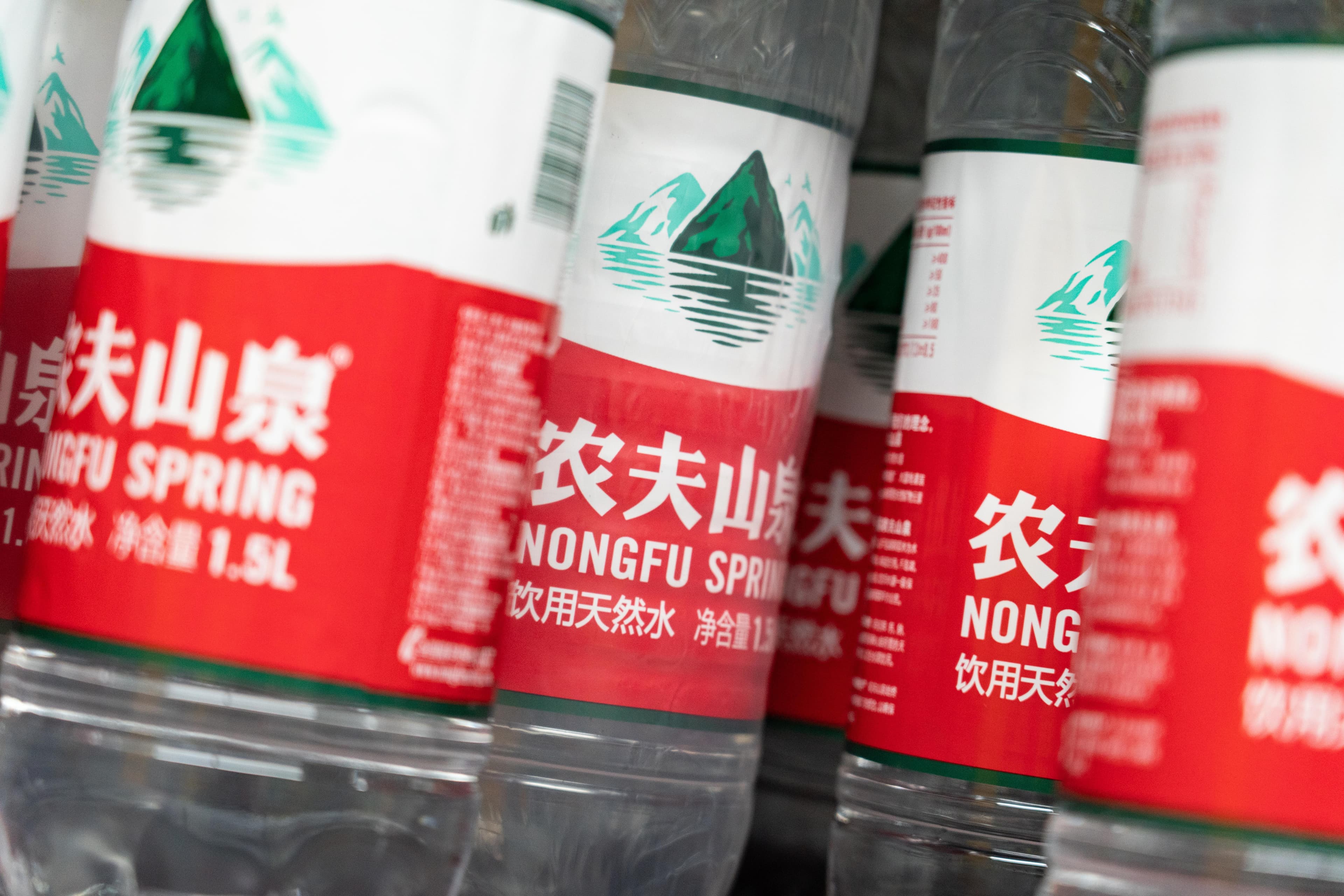 香港消委会道歉了，但农夫山泉的“天然水”到底是什么水？