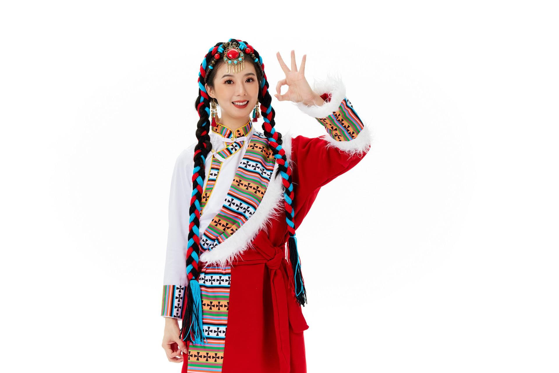 穿民族服饰如何拍照 民族服装拍照文案怎么写