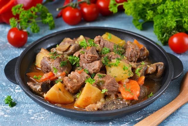 炖牛肉必选四大部位：牛腩、牛腱子、牛胸肉和牛尾