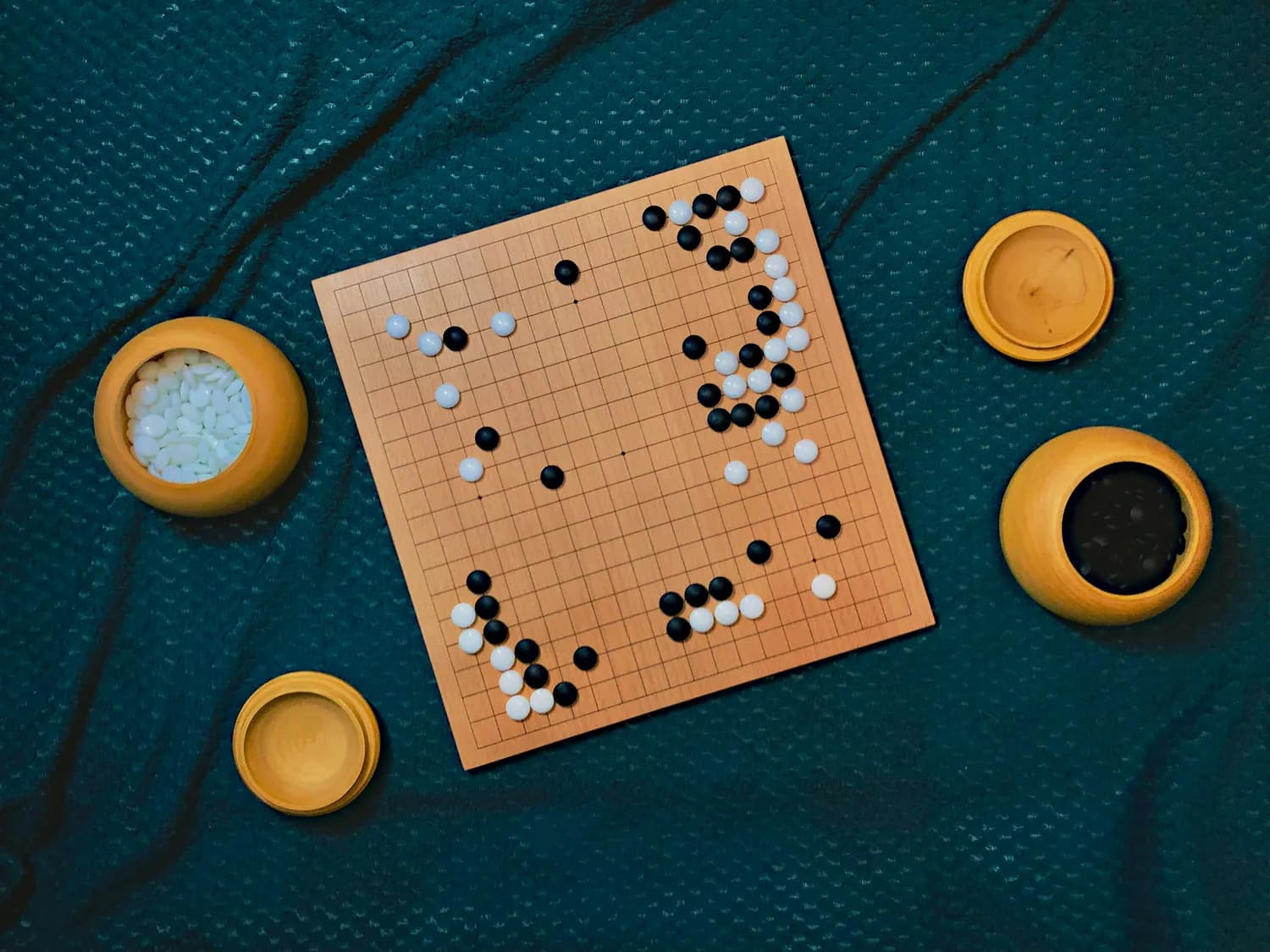 从AlphaGo到AlphaZero：AI在棋类游戏中的突破与进化